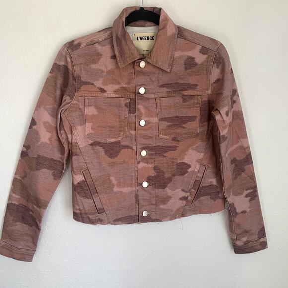 NEW L'AGENCE Janice Crop Jean Jacket in Nude Pink Camo - Picture 2 of 7
